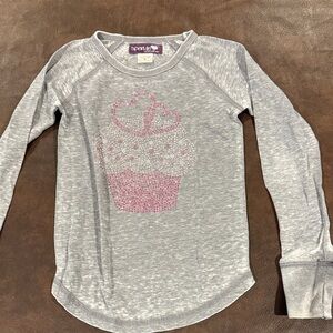 Sparkle size 8. Gray Long Sleeve Kids Shirt with Pink Cupcake Design.